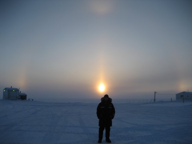 zeninfrontofthesundogs.jpg