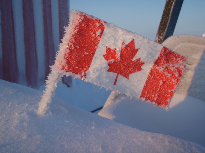 tinyfrostycanadianflag.jpg